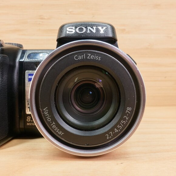 Sony Cyber-shot DSC-H9 / 8.1MP / 15x Zoom / Carl Zeiss Lens / Made in Japan - Picture 4 of 10